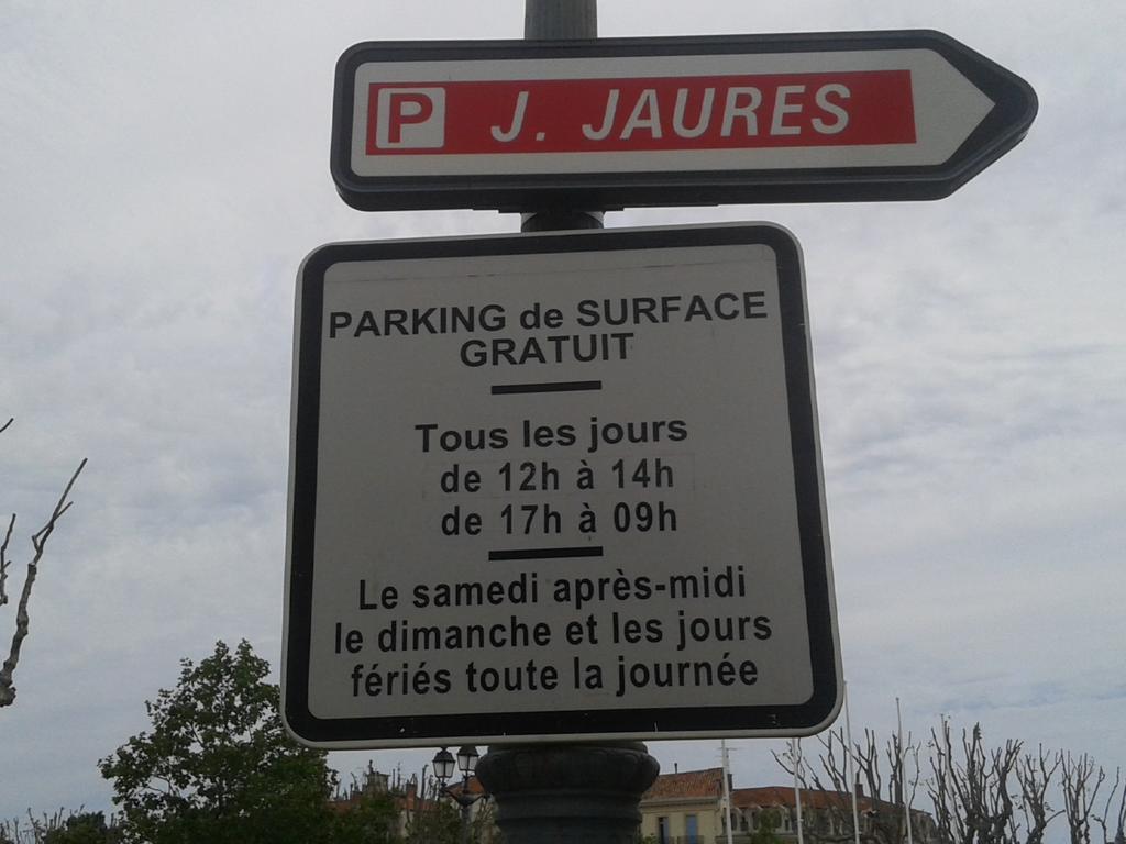 Venez Rever Beziers Centre Et Gare Il Y A Plus Cher Mais C Est Moins Bien Exteriör bild