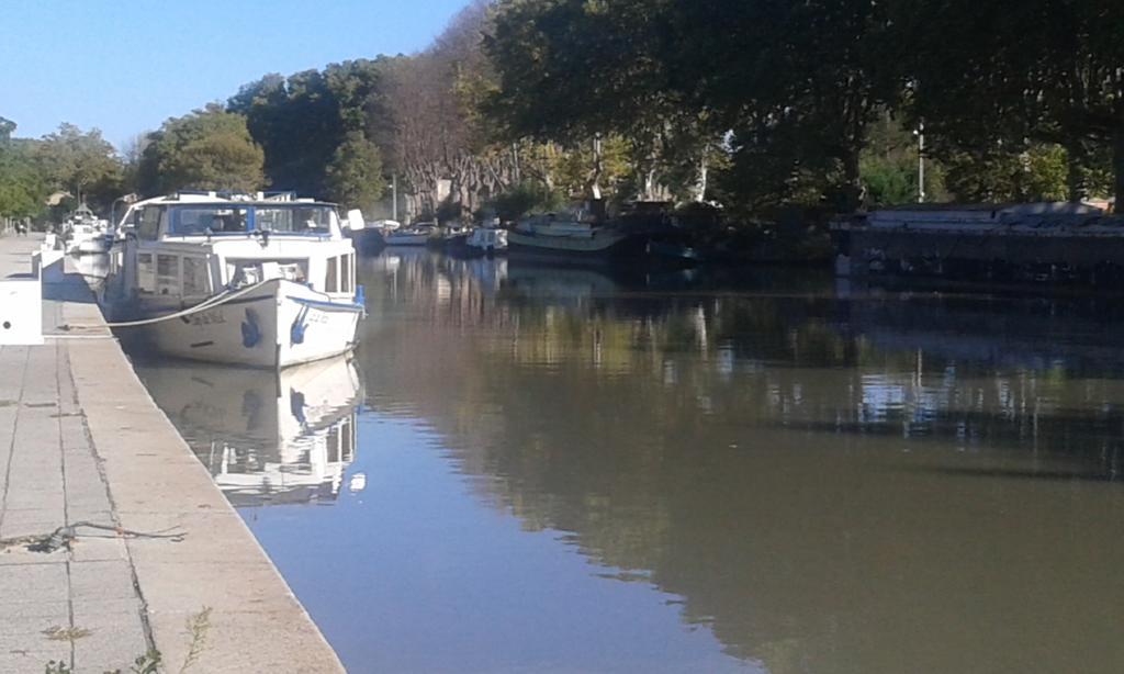 Venez Rever Beziers Centre Et Gare Il Y A Plus Cher Mais C Est Moins Bien Exteriör bild